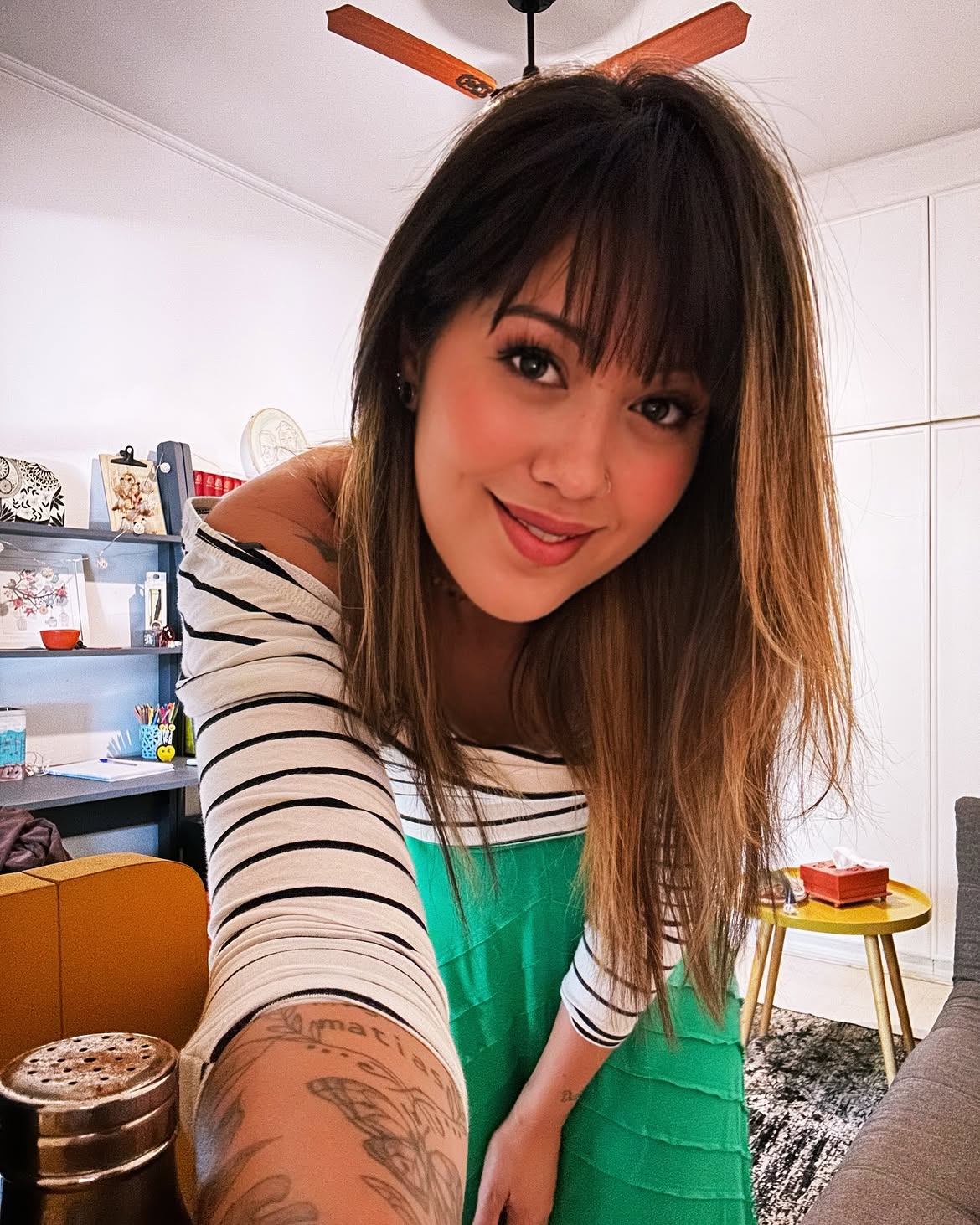 Marina Lamar, psicóloga e criadora do método Neurotantra®, em seu consultório